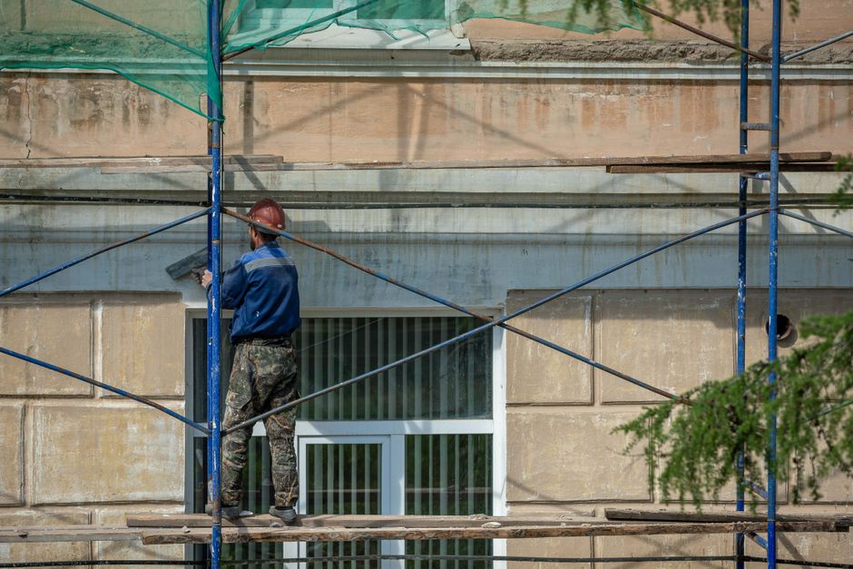 Scaffold Collapses and Falling Glass: The Preventable Injuries Costing Companies Millions